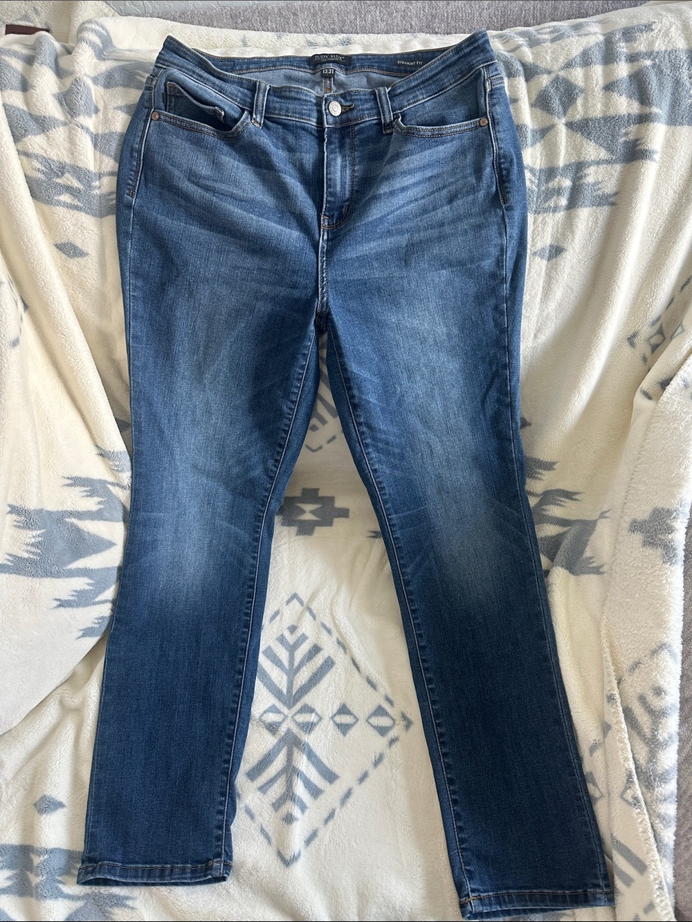 Judy Blue Medium Wash Straight Fit Jeans